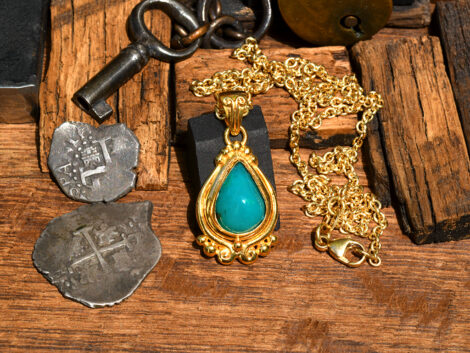 Gem Silica & Gold Pendant
