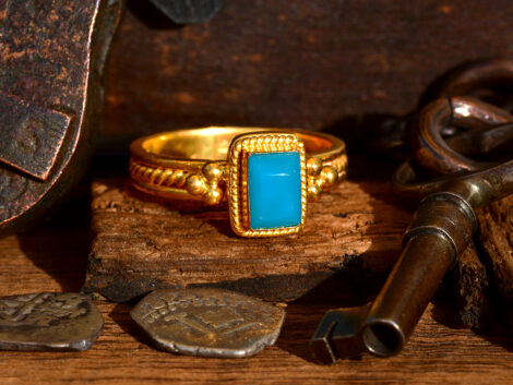 Gem Silica & Gold Ring