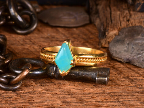 Gem Silica & Gold Ring