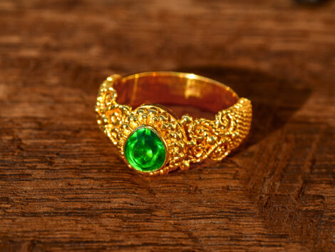 Tsavorite & Gold Ring