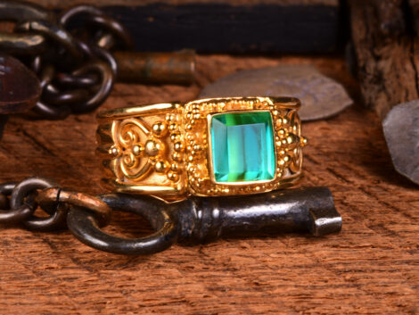 Green Tourmaline Gold Ring
