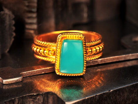 Gem Silica & Gold Ring