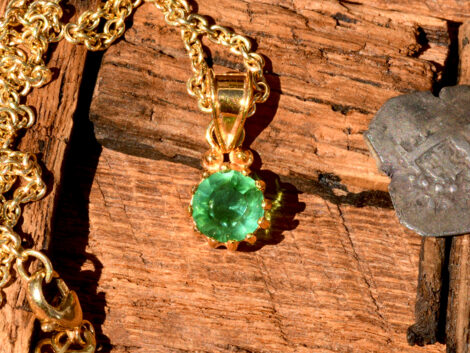 Green Tourmaline & Gold Pendant